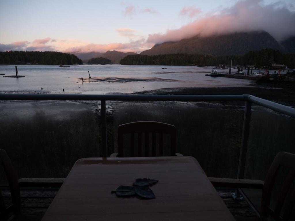 托菲诺Waterfront View Of The Inlet, Short Walk To Town公寓 外观 照片